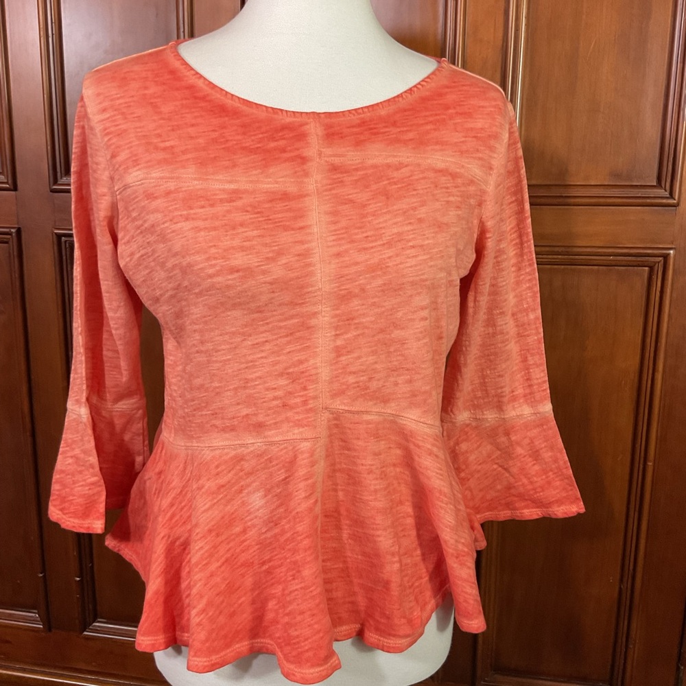Akemi + Kin Top XS Distressed Orange Gorgeous Slight Ruffle Bottom Round Neck Pa